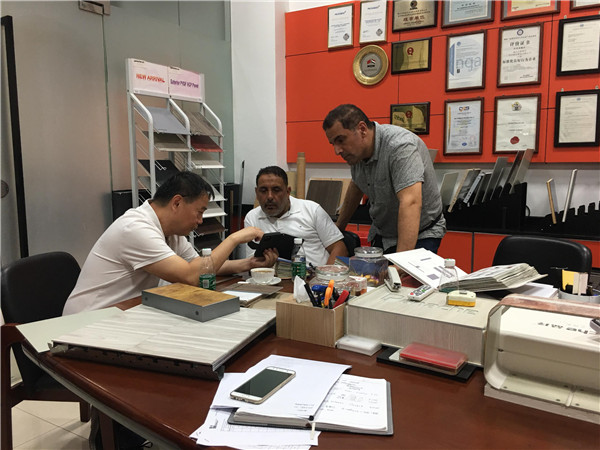 談合作促發(fā)展——品擇金屬板迎來非洲客戶來訪