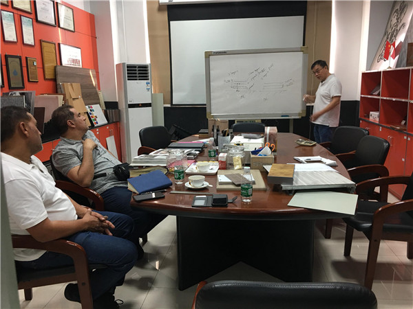 談合作促發(fā)展——品擇金屬板迎來非洲客戶來訪