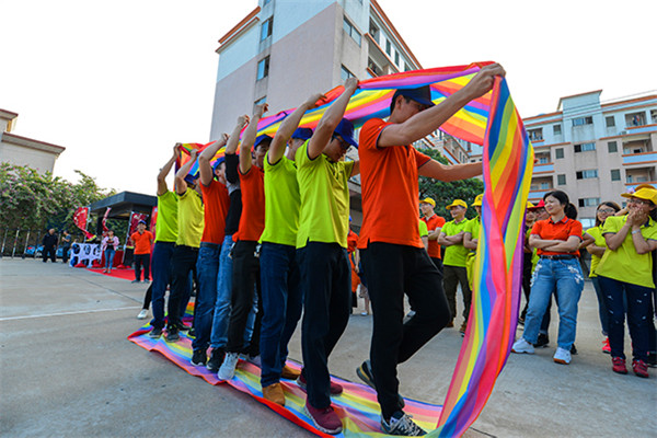 新型墻面裝飾板材.jpg 新型墻面裝飾板材.jpg